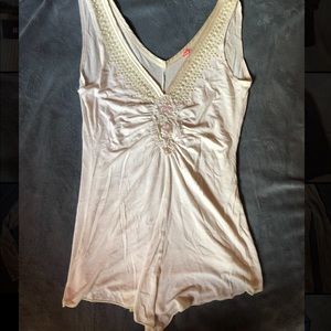 Super cute white decorated tank top